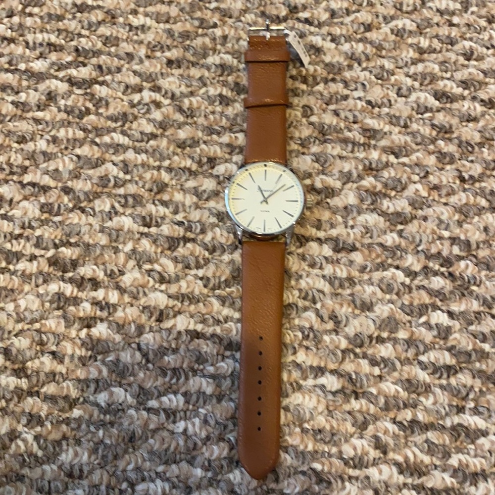 Watch - Picture 1 of 3